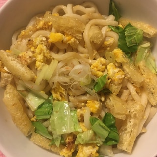 油揚げとキャベツの卵焼うどん